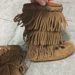 Minnetonka kids fringe boots